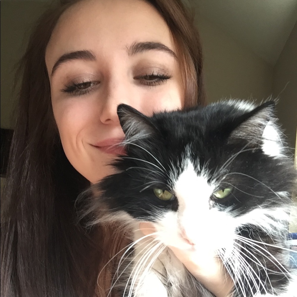 Meet your Posher, Kayla